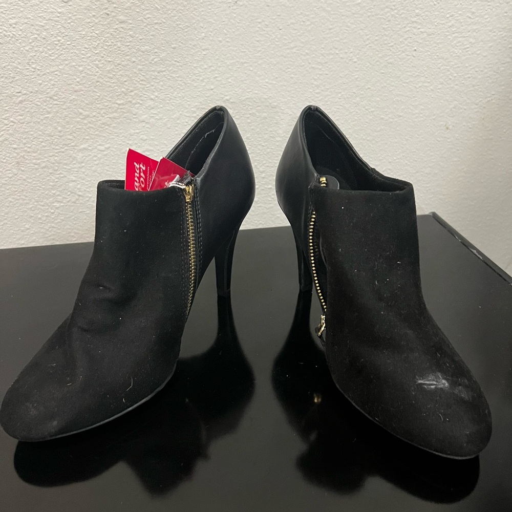 Elegant Black Ankle Boots